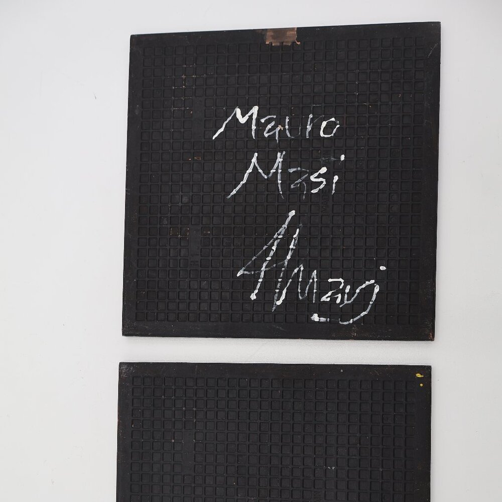 Pair of RARE Signed Original Argentinian Artist Mauro Masi Hand Painted Tiles - Picture 2 of 8